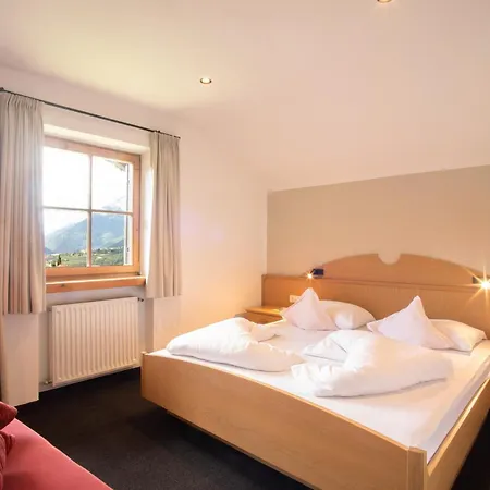 Schoenbrunn 3* Скена