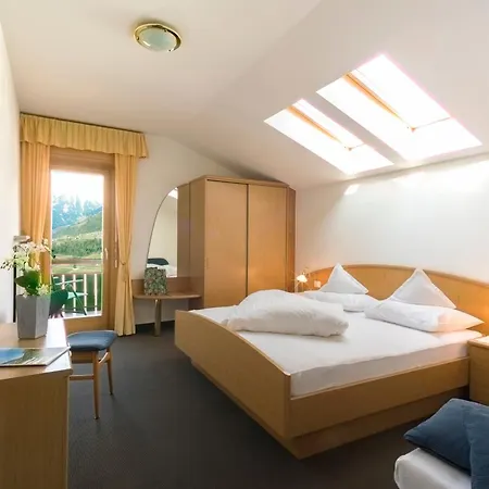 Schoenbrunn Отель 3*